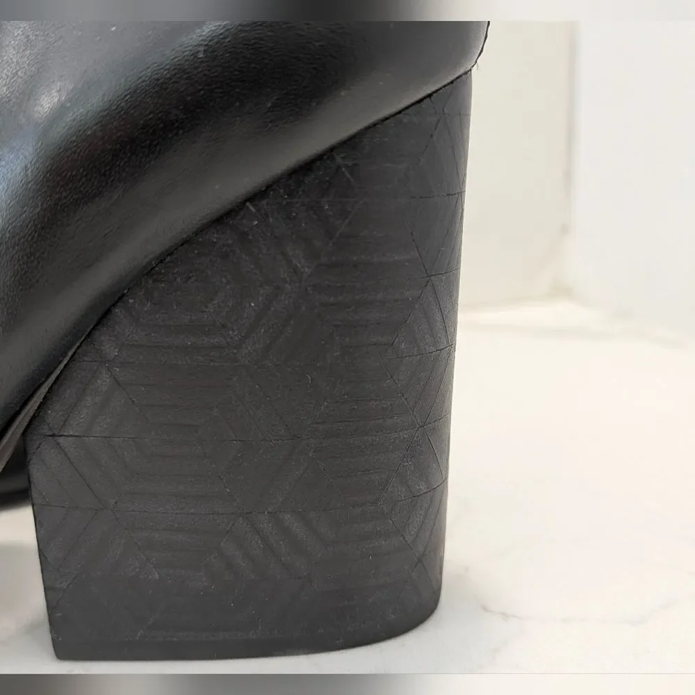 Tory Burch Women's Black Grove Leather Boots Size 10.5 Ankle Zip Cap Toe Western